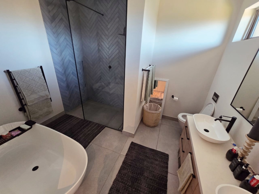 4 Bedroom Property for Sale in Oubaai Western Cape